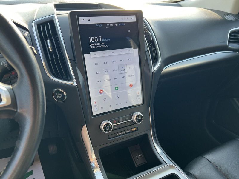 2022 Ford Edge Titanium photo 25