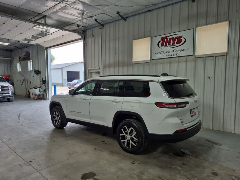 2025 Jeep Grand Cherokee L Limited 4x4Image 16