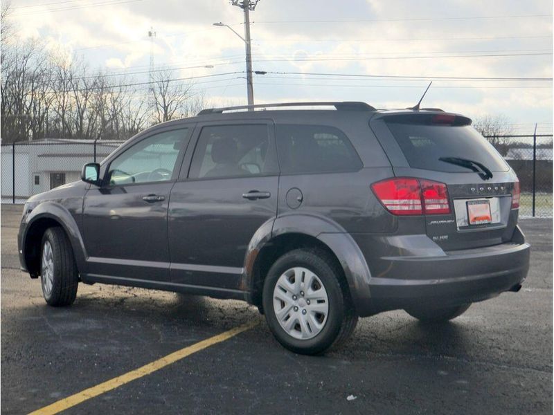 2017 Dodge Journey SEImage 11