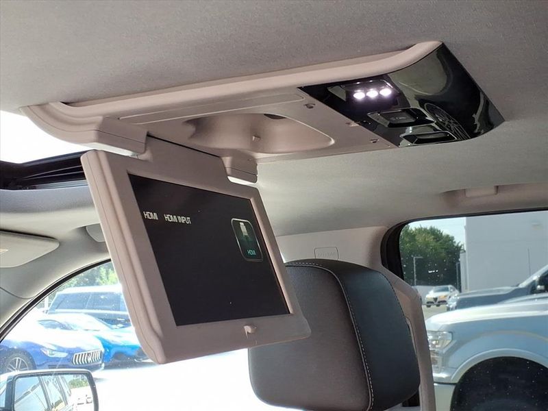 Used 2017 Chevrolet Suburban PremierImage 9