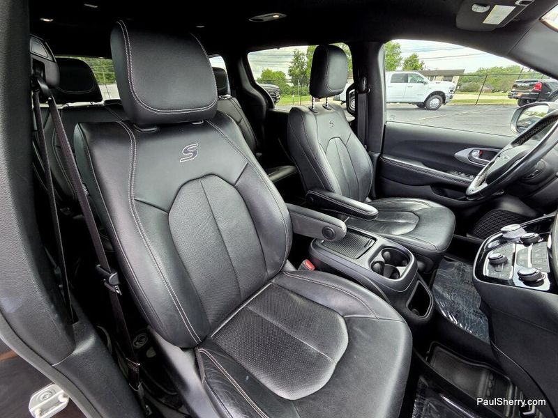 Used 2021 Chrysler Pacifica Touring L S