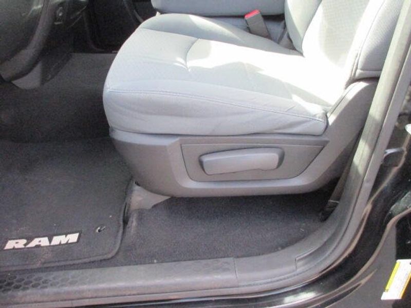 Used 2013 RAM 1500 ExpressImage 18
