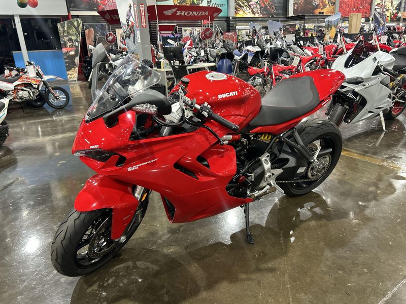 Used 2024 Ducati SUPERSPORT 950 Image 19