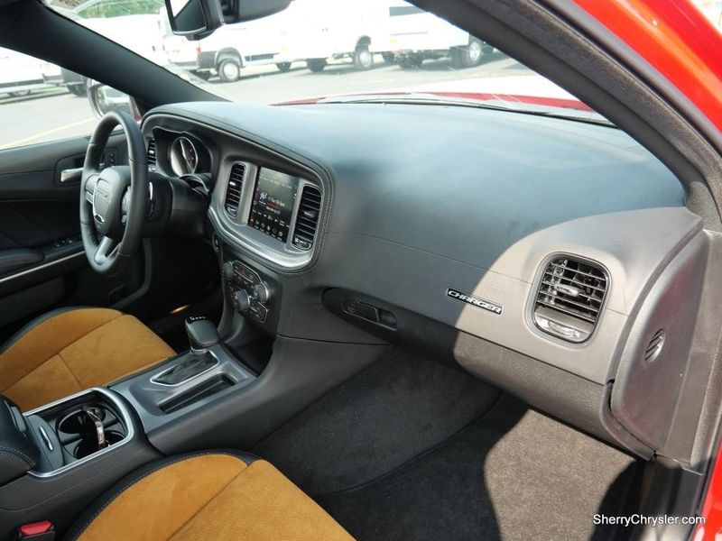 2022 Dodge Charger R/tImage 36