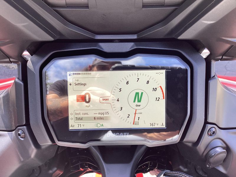 New 2025 Ducati MULTISTRADA V4 