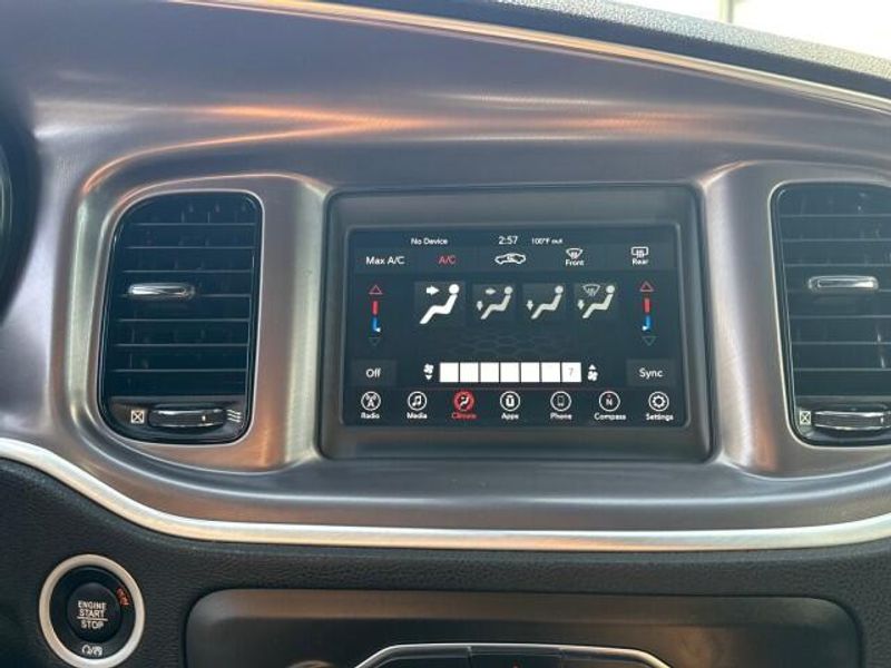 2022 Dodge Charger SXT photo 15