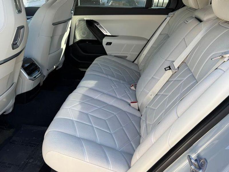 Used 2023 BMW i7 xDrive60Image 29