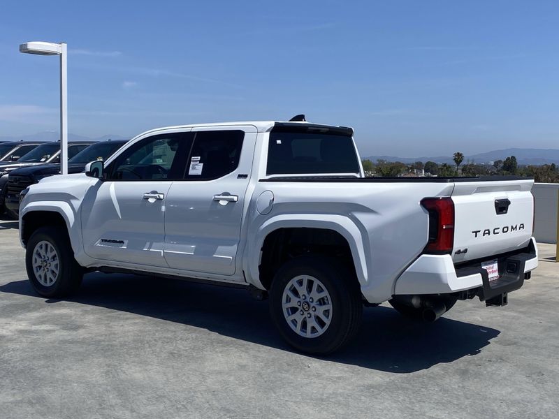 2025 Toyota Tacoma SR5Image 5