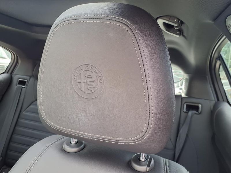 Used 2022 Alfa Romeo Stelvio VeloceImage 17
