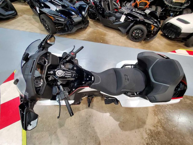 Used 2024 Honda GOLDWING TOUR Image 17