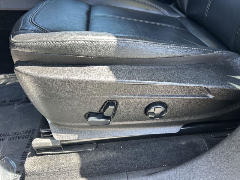2019 Alfa Romeo Stelvio Image 19