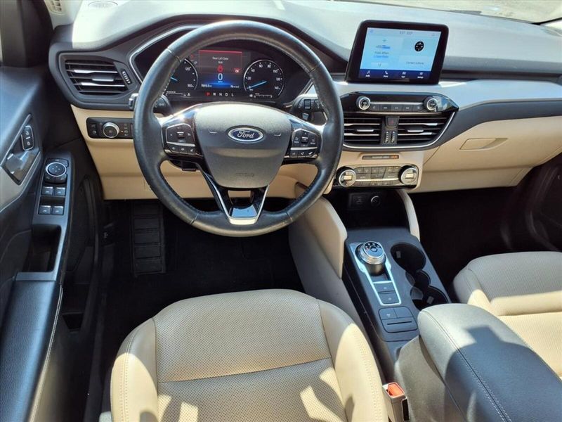 2021 Ford Escape SEL Hybrid photo 14