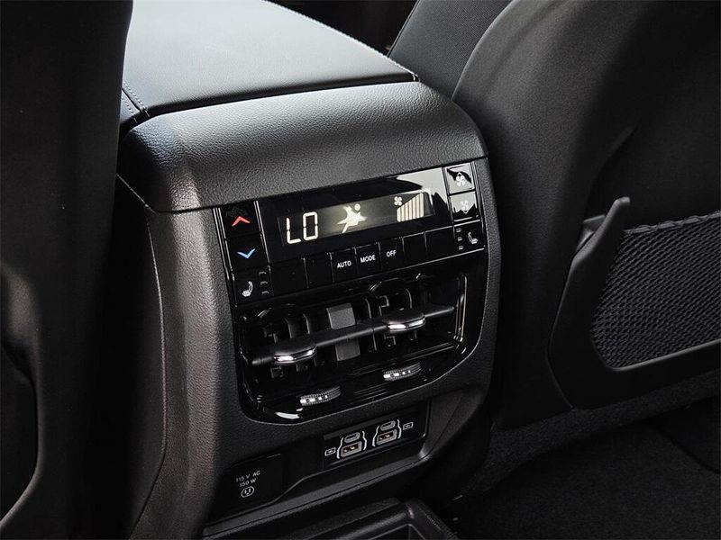 2025 Jeep Grand Cherokee L Limited 4x4Image 26