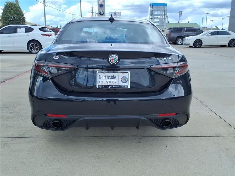 New 2025 Alfa Romeo Giulia Intensa RwdImage 7