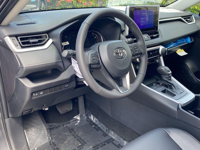 2025 Toyota RAV4 XLE PremiumImage 13