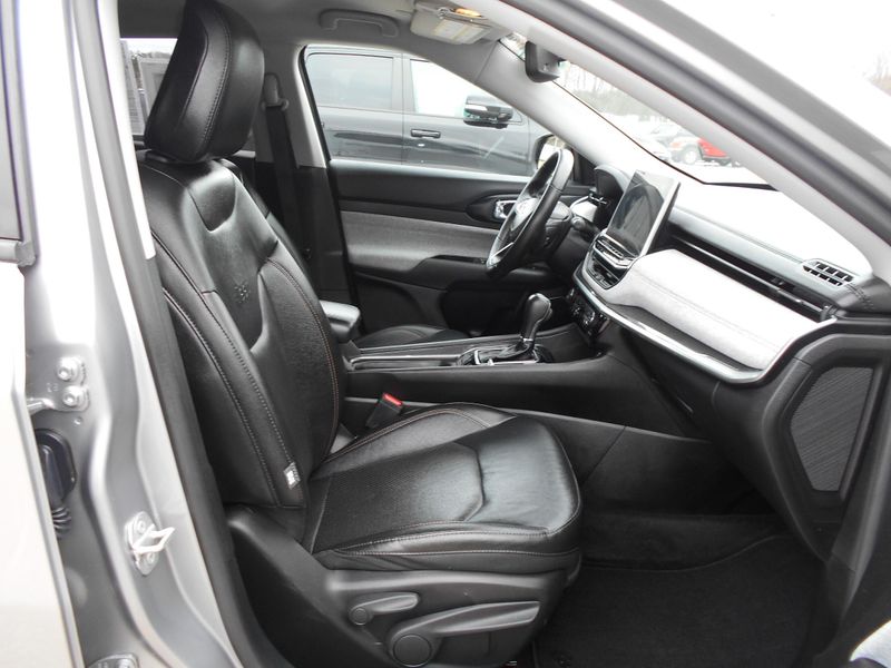2022 Jeep Compass Latitude LuxImage 25