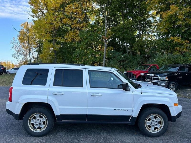 2016 Jeep Patriot SportImage 9