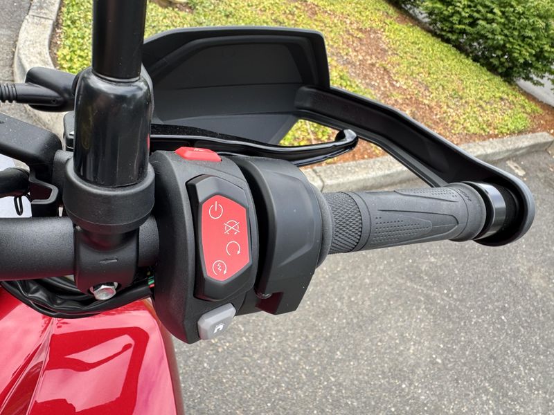2025 Triumph Tiger 900 GT Pro - CARNIVAL RED - SAPPHIRE BLACK 