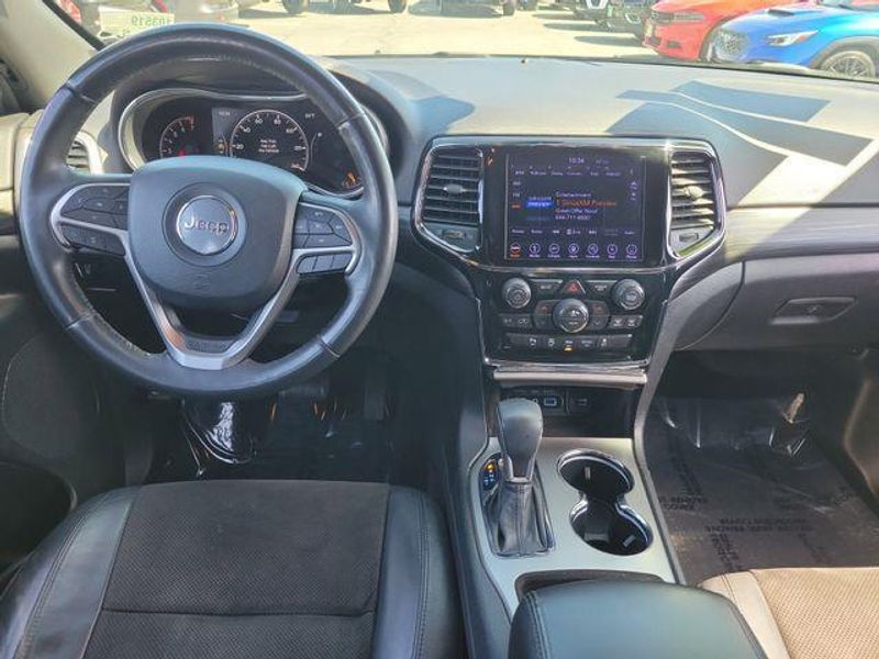 Used 2019 Jeep Grand Cherokee Altitude