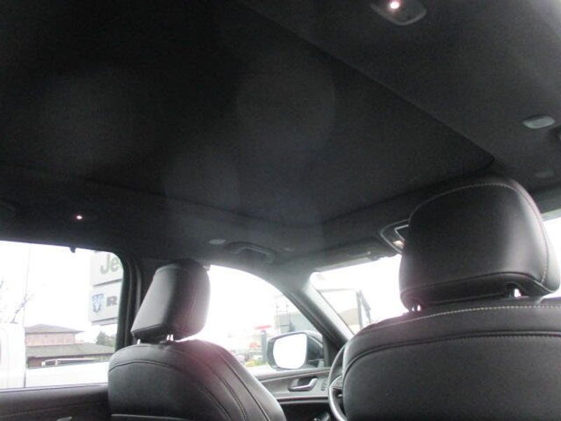 Used 2024 Jeep Grand Cherokee L LimitedImage 30