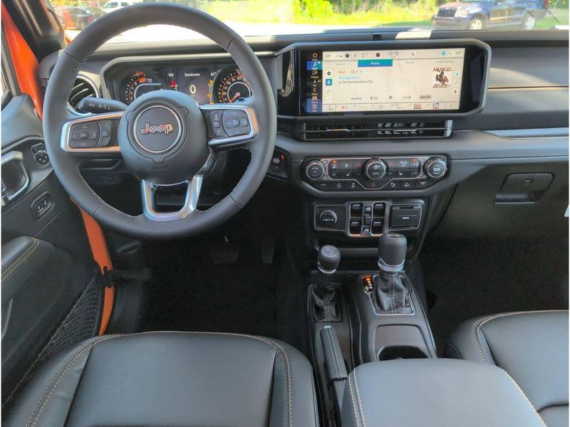 New 2026 Jeep Wrangler 4-door SaharaImage 33