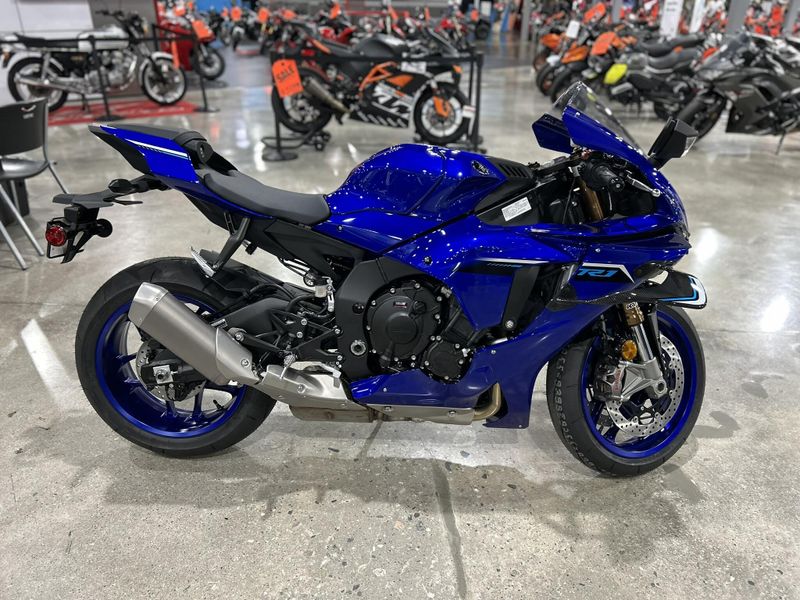 New 2025 Yamaha YZF-R1 Image 10