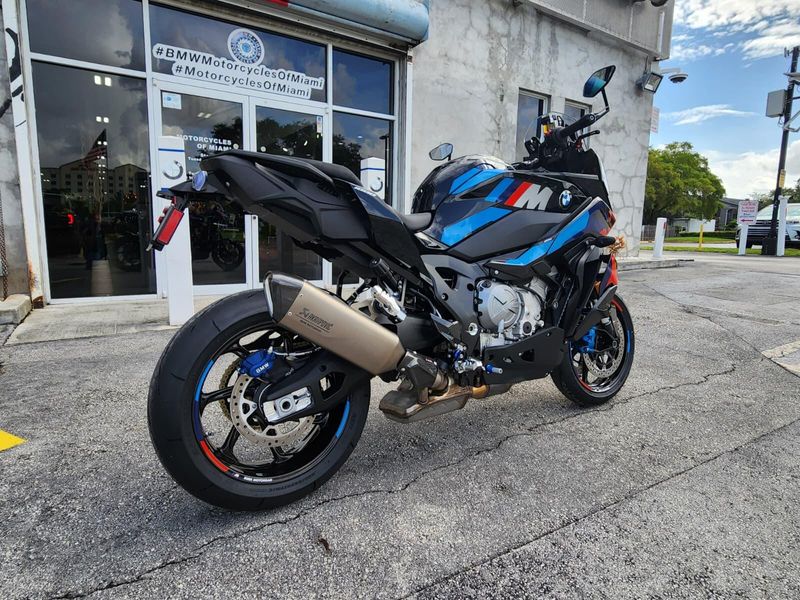 2025 BMW M 1000 XRImage 12