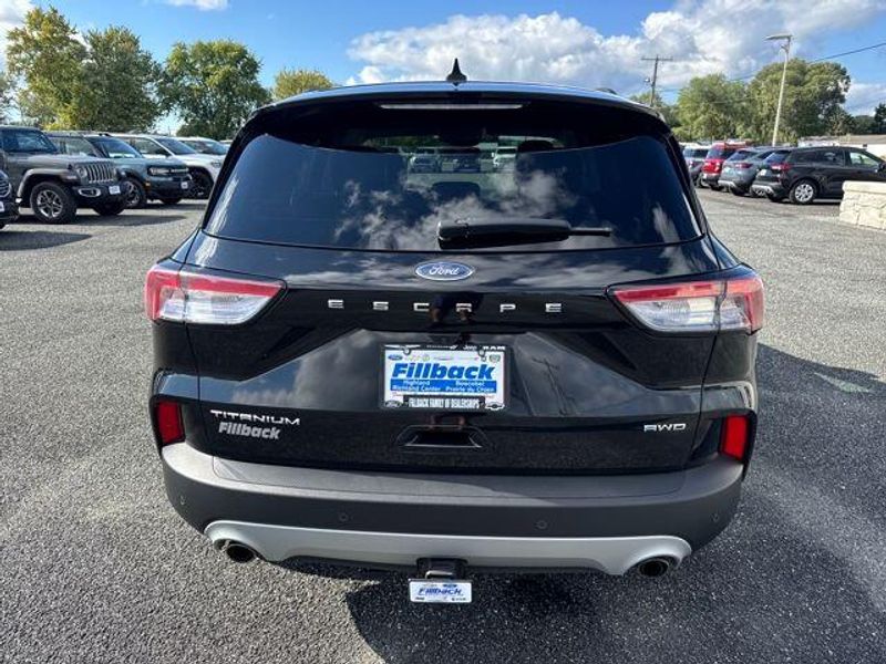 2021 Ford Escape Titanium photo 5