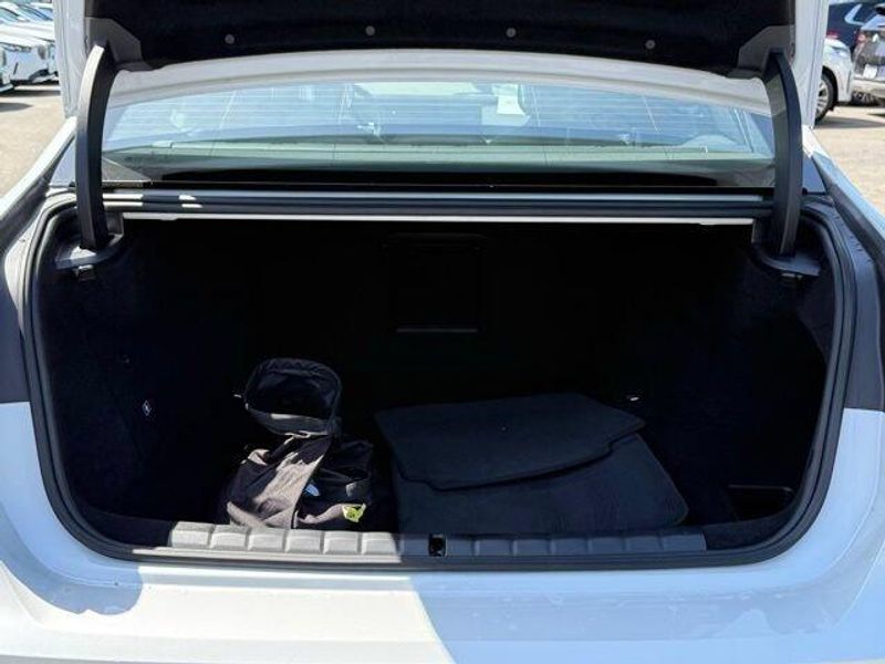 Used 2026 BMW 7 Series 750e xDriveImage 49