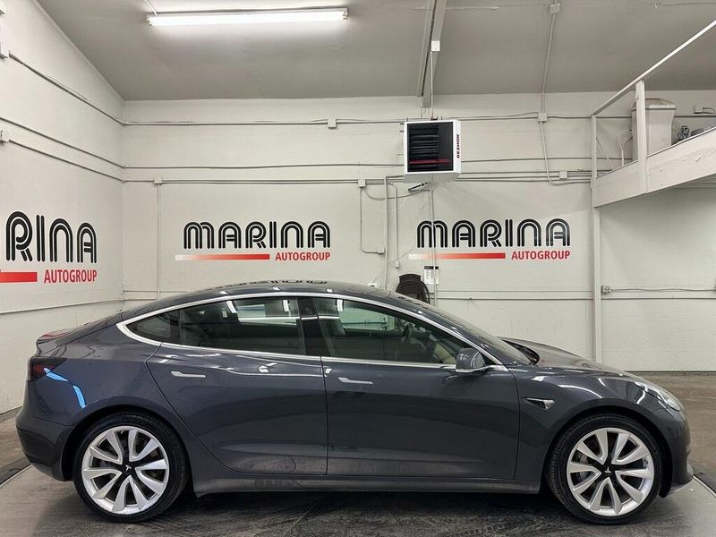 2018 Tesla Model 3 Long RangeImage 9