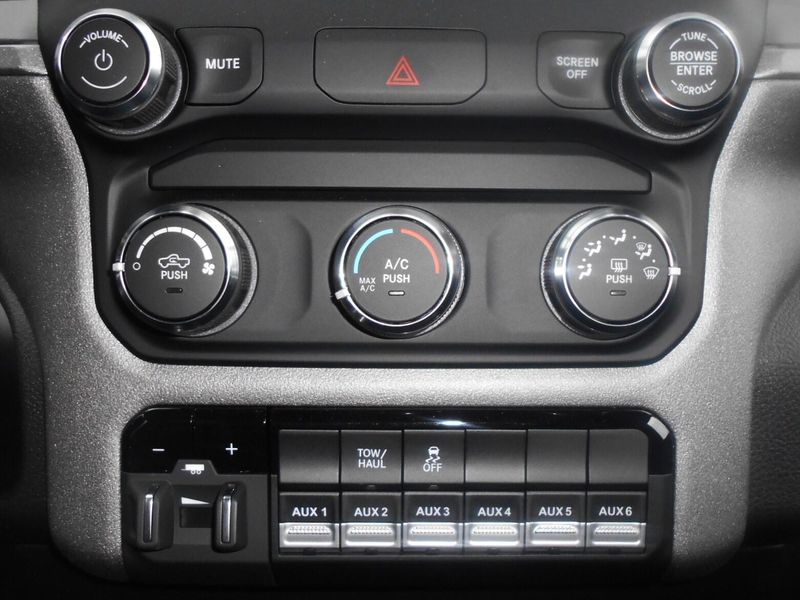 2024 RAM 2500 Tradesman Crew Cab 4x4 6