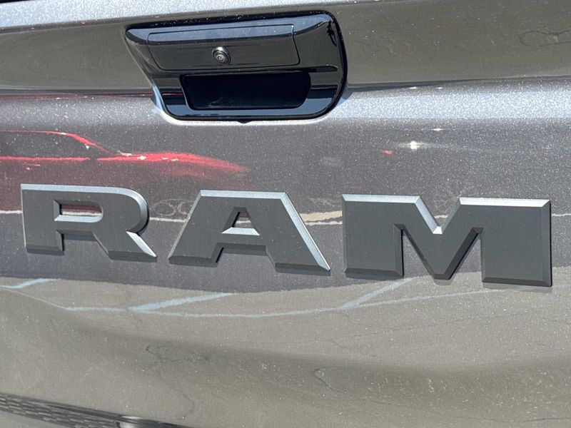 New 2026 RAM 1500 Big Horn Crew Cab 4x2 5'7' Box