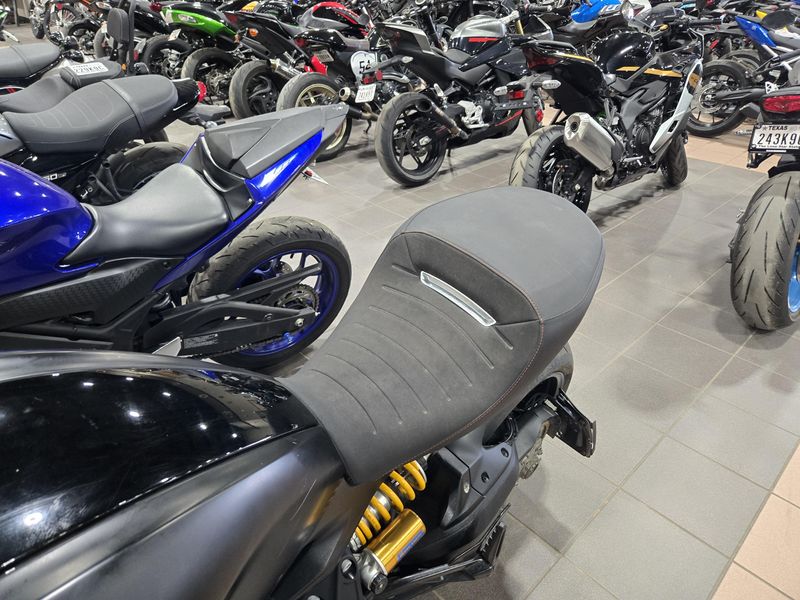 USED 2020 DUCATI DIAVEL 1260 Image 11