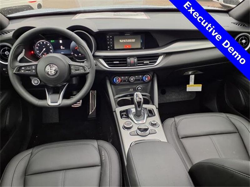 2025 Alfa Romeo Stelvio AWDImage 12