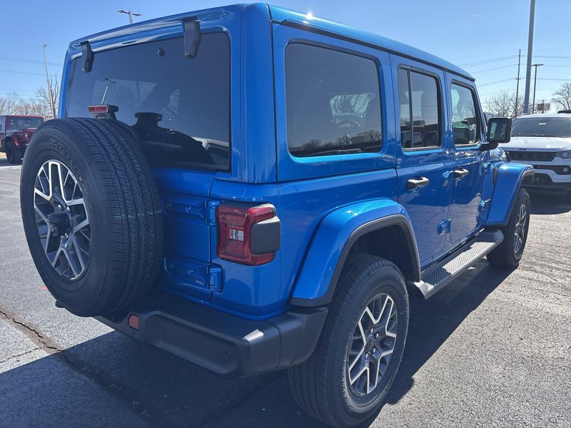 New 2026 Jeep Wrangler 4-door SaharaImage 7