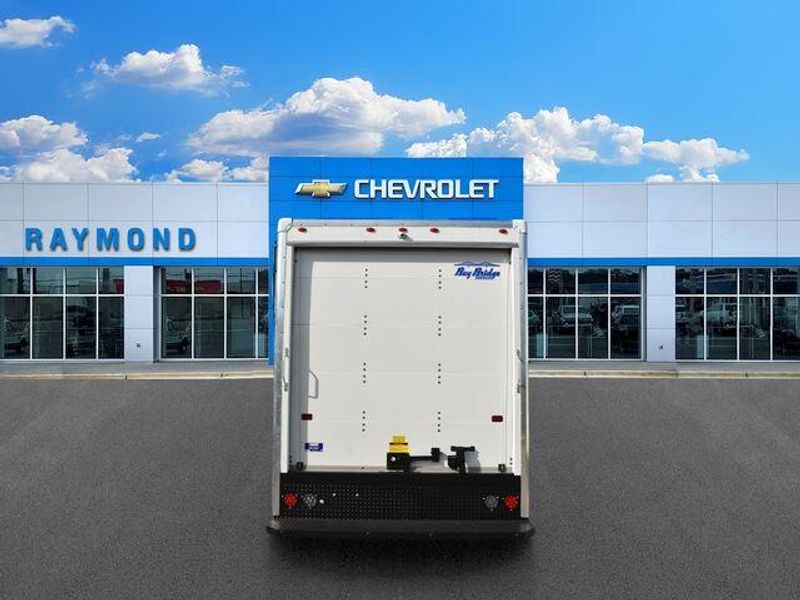 New 2026 Chevrolet Express 3500 Work VanImage 5