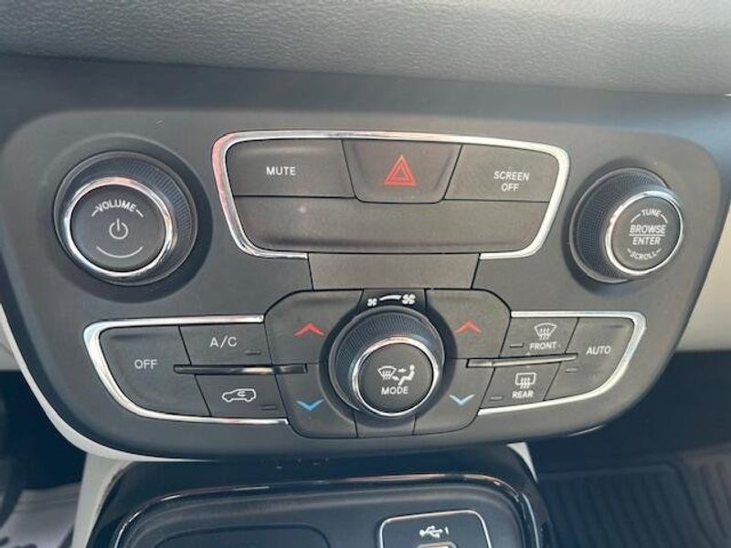 Used 2020 Jeep Compass Image 8