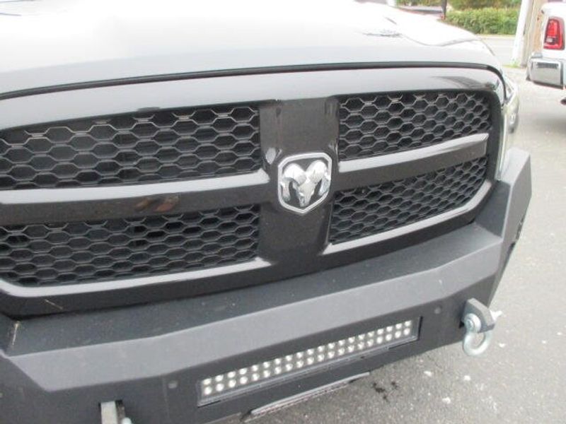 Used 2018 RAM 1500 ExpressImage 4