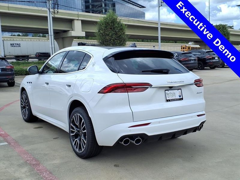 New 2025 Maserati Grecale Image 9