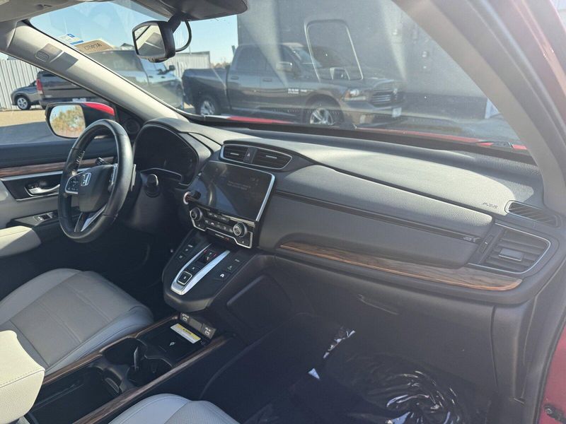 2022 Honda CR-V Hybrid TouringImage 17