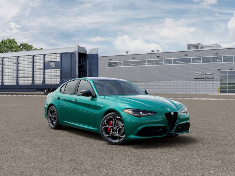 New 2026 Alfa Romeo Giulia AwdImage 24