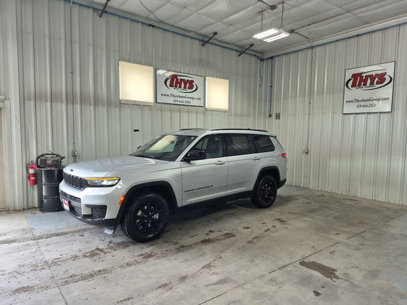 New 2025 Jeep Grand Cherokee L Altitude X 4x4Image 24