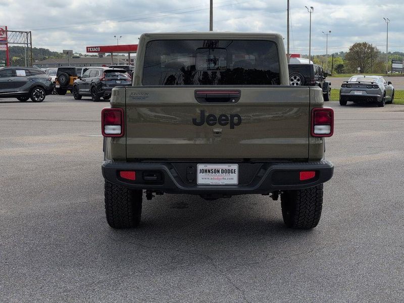 2025 Jeep Gladiator Nighthawk 4x4Image 4