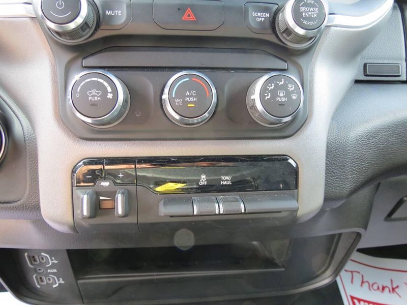 2024 RAM 2500 Big Horn 4x4 4dr Crew Cab 6.3 ft. SB PickupImage 20