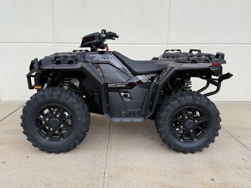 2025 Polaris SPORTSMAN 850 TRAILImage 2