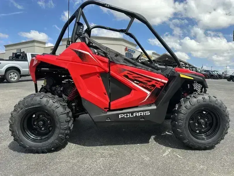 2025 Polaris RZR 200 EFI INDY REDImage 4