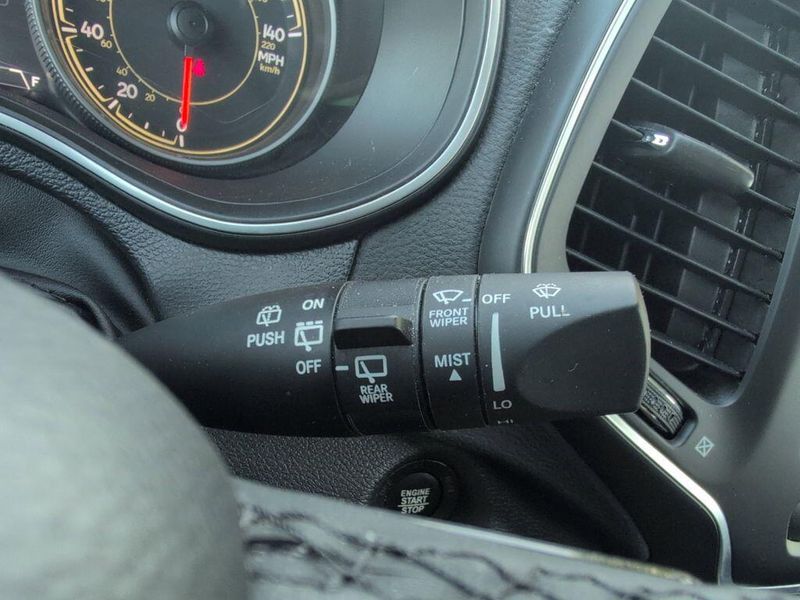 2023 Jeep Cherokee Altitude LuxImage 26