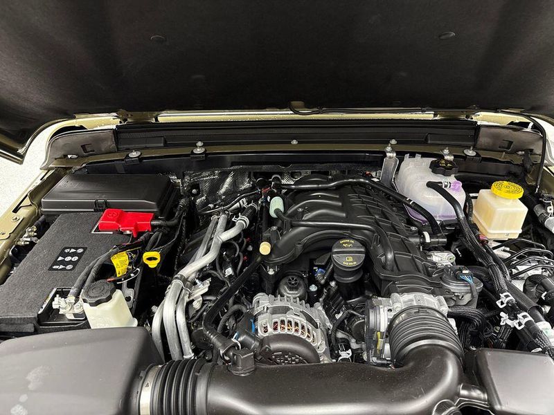 New 2025 Jeep Gladiator High Tide 4x4Image 6