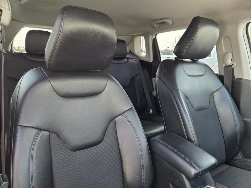 Used 2022 Jeep Compass Latitude FWD