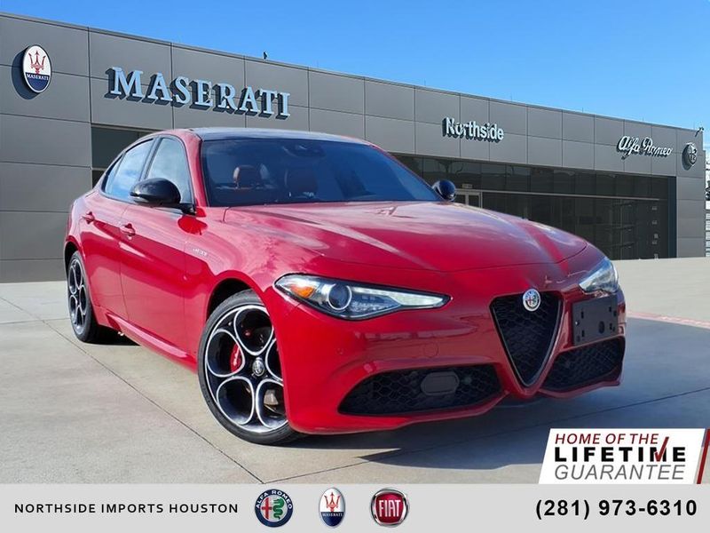 Used 2023 Alfa Romeo Giulia VeloceImage 1